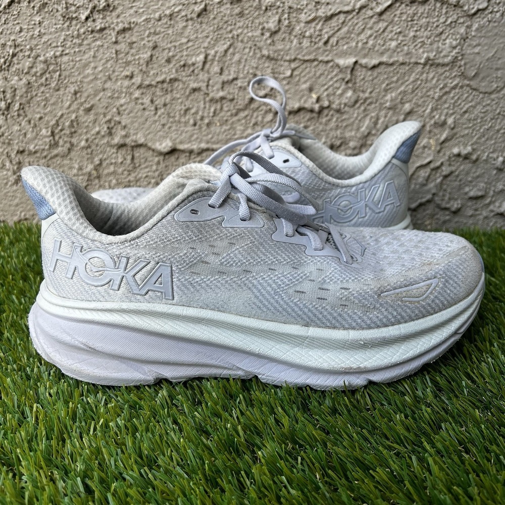Hoka One One Shoes Women Size 8.5  Clifton 9 Nimbus Cloud/Ice Water